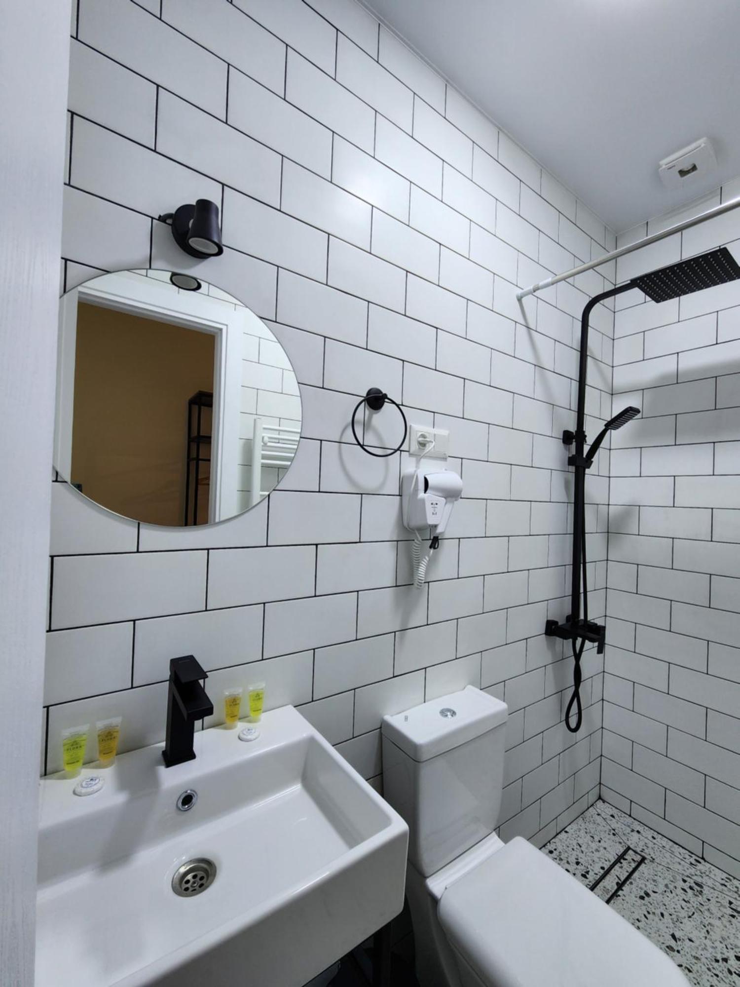 Dro Hotel كوتايسي المظهر الخارجي الصورة